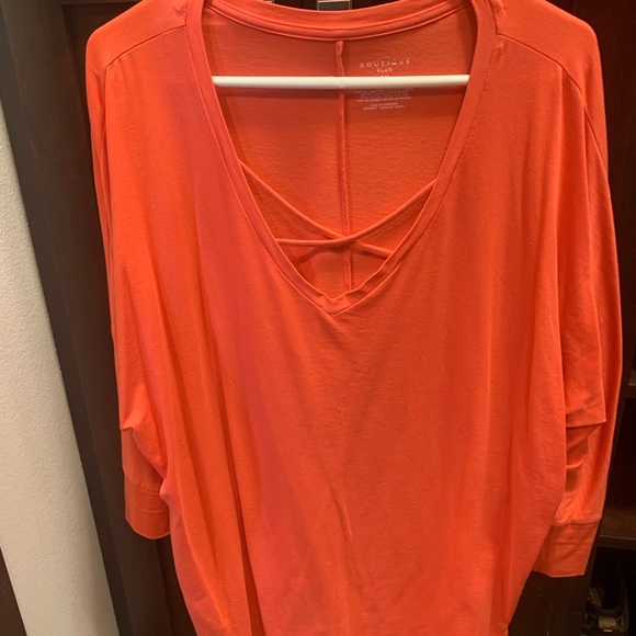 Women’s top - Picture 3 of 3